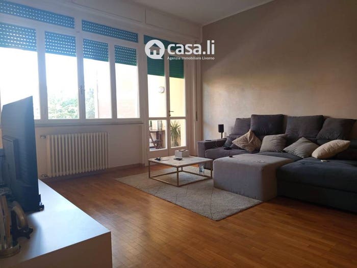 Appartamento con 6 locali in vendita in via Calzabigi, Calzabigi, Livorno
