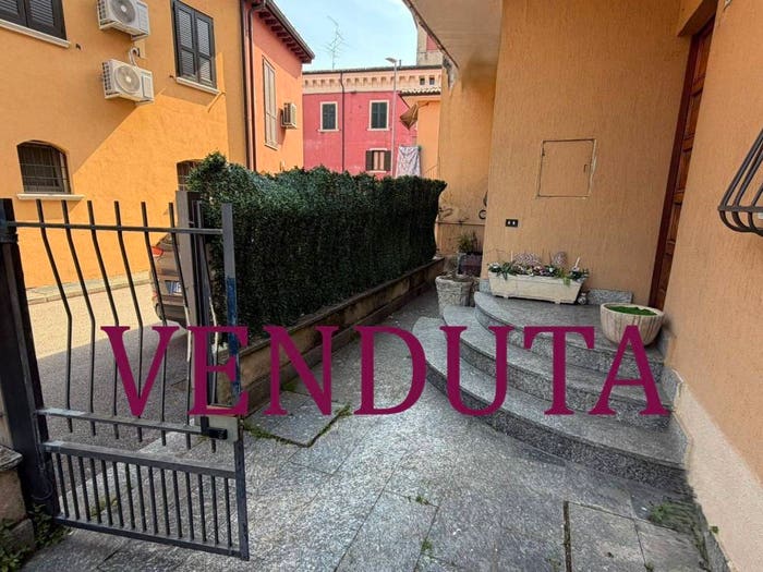 Casa quadrilocale in vendita in Via San Martino, Castegnato