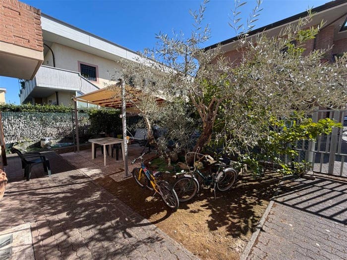 Appartamento quadrilocale in vendita in Via Trento, Bondano Partaccia, Massa