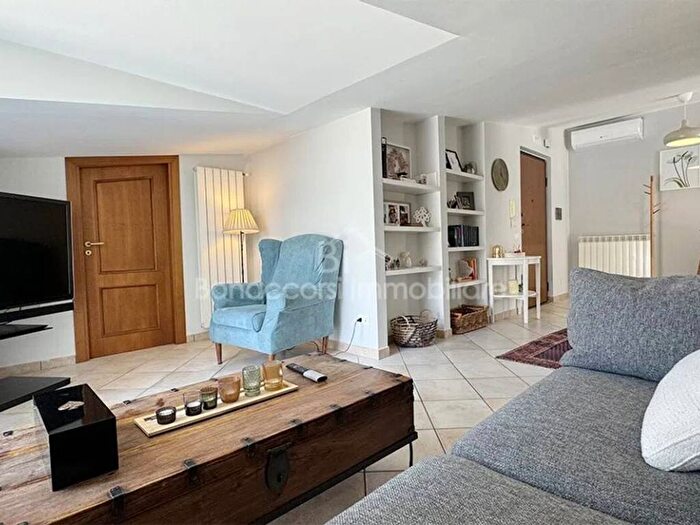 Appartamento trilocale in vendita in Via Giuseppe Casciaro, Rossano Stazione, CoriglianoRossano