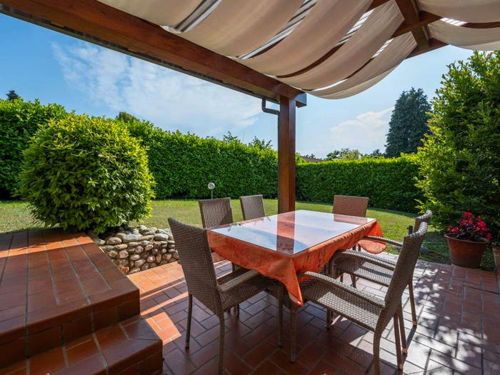 Casa con 6 locali in vendita in Via Camillo Benso di Cavour, Centro, Brebbia