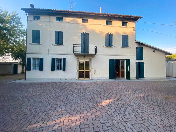 Casa con 5 locali in vendita in Via Argine, Correggio