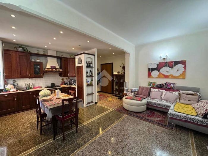 Appartamento trilocale in vendita in Via Luciano Zamperini, Bolzaneto, Genova