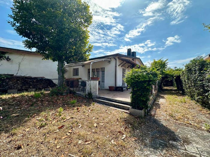 Casa quadrilocale in vendita in Via dei Lecci, Villa Claudia, Anzio