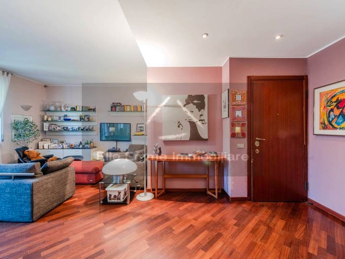 Appartamento trilocale in vendita in Via Valsesia, Bisceglie, Milano
