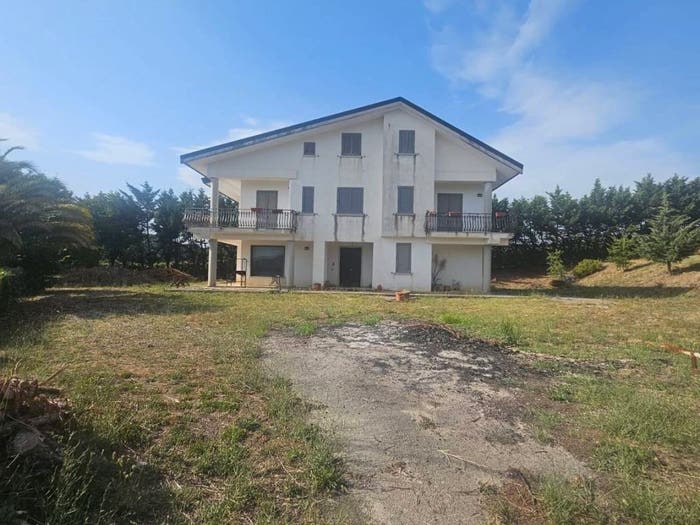 Casa con 5 locali in vendita in Contrada Collemastarzo, Casalduni