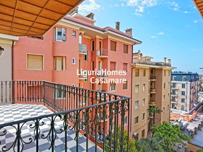 Appartamento quadrilocale in vendita in Via Roberto, Centro, Bordighera