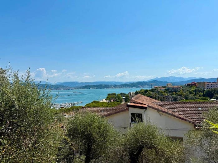 Appartamento trilocale in vendita in Marola Campiglia, La Spezia
