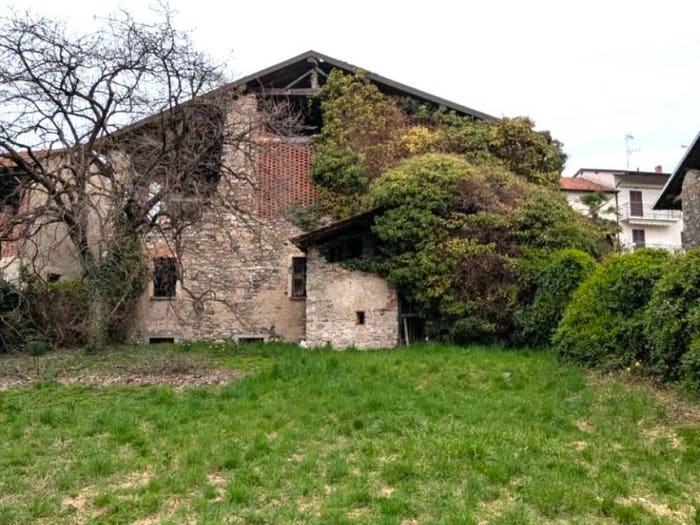 Casa con 6 locali in vendita in Centro, Invorio