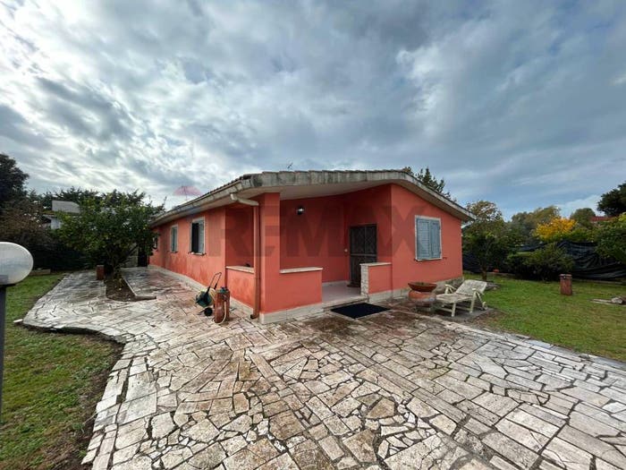 Casa quadrilocale in vendita in via della primavera, Cogna, Aprilia