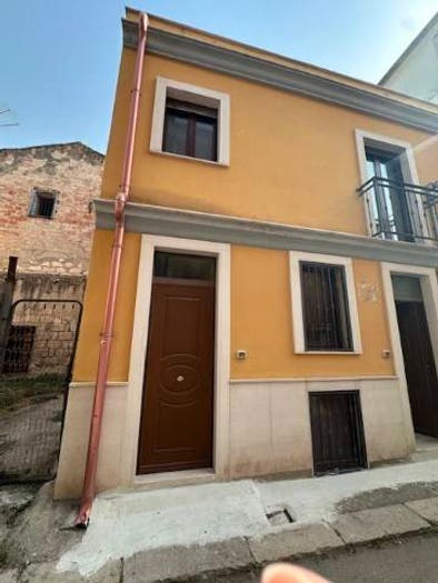Appartamento quadrilocale in vendita in Via Bartolomeo Carella, Quartieri Settecenteschi, Foggia