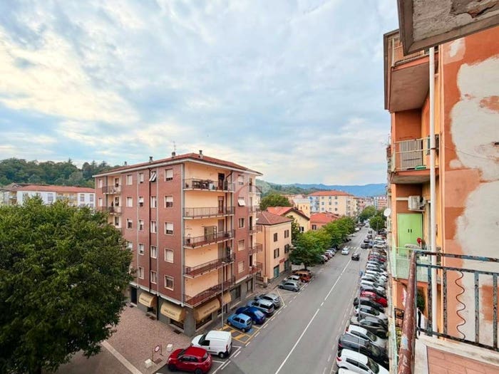 Appartamento quadrilocale in vendita in Corso Dante Alighieri, Centro, Cairo Montenotte