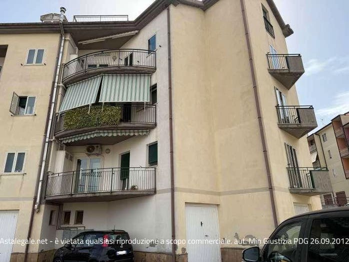 Appartamento con 6 locali in vendita in Via Piersanti Mattarella, Troina