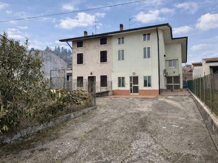 Casa quadrilocale in vendita in Via Dante Alighieri, Centro, Monteforte d'Alpone