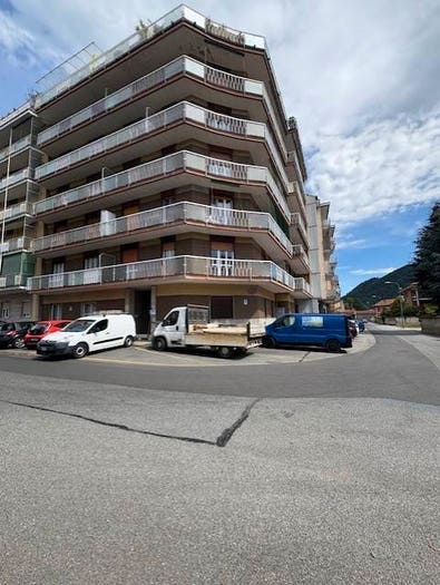 Appartamento quadrilocale in vendita in Via Nicolao Sottile, Centro, Borgosesia
