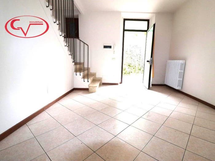Casa quadrilocale in vendita in Via Dante Alighieri, Ambra, Bucine