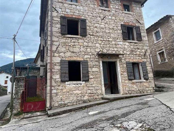 Casa con 6 locali in vendita in Valmareno, Follina
