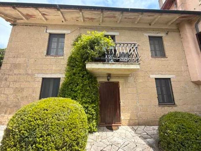 Casa con 6 locali in vendita in Valle Castagneta SNC, Sorano