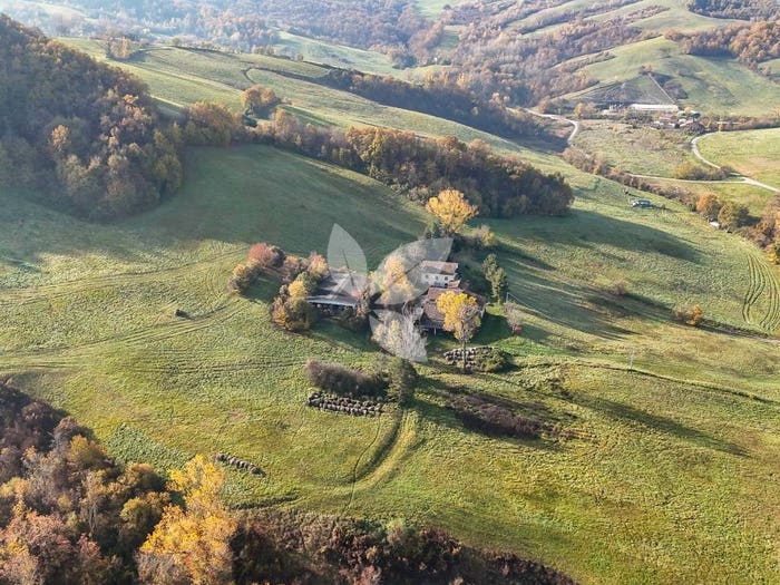 Casa quadrilocale in vendita in Località Varano Marchesi, Medesano