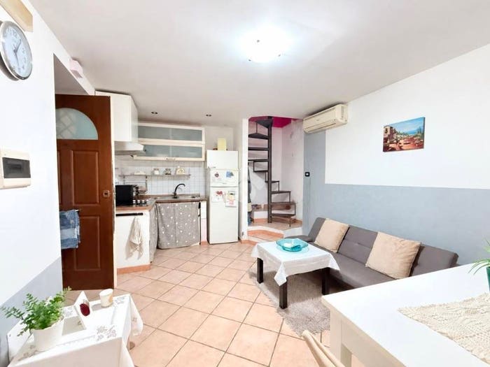 Appartamento bilocale in vendita in Traversa Allumiera, Porto, Pozzuoli
