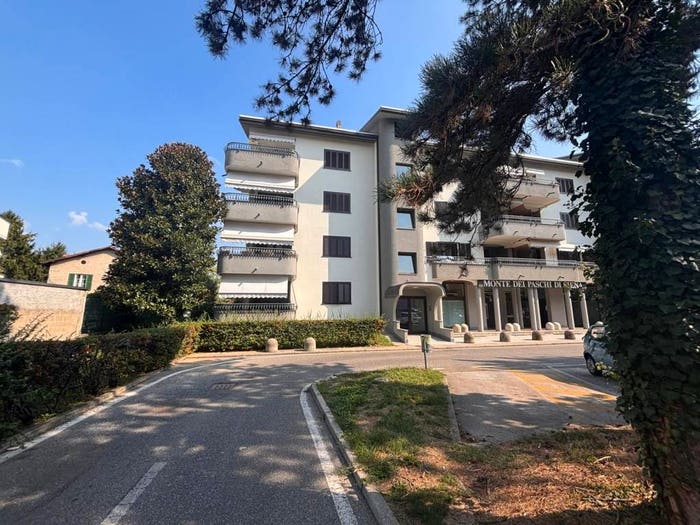 Appartamento quadrilocale in vendita in Via Don Guanella, Lucino, Montano Lucino