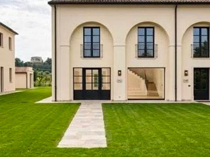 Appartamento con 6 locali in vendita in Colle Paradiso, Jesi