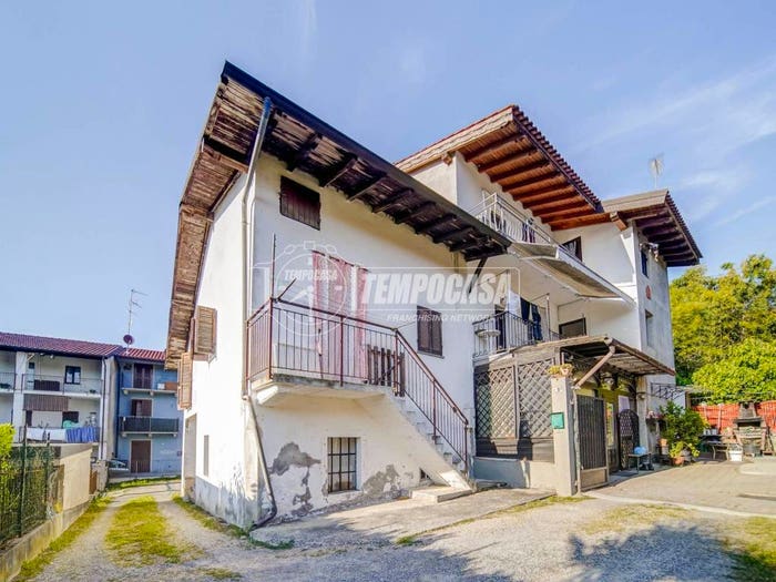Casa trilocale in vendita in Via Mora e Gibin, Divignano
