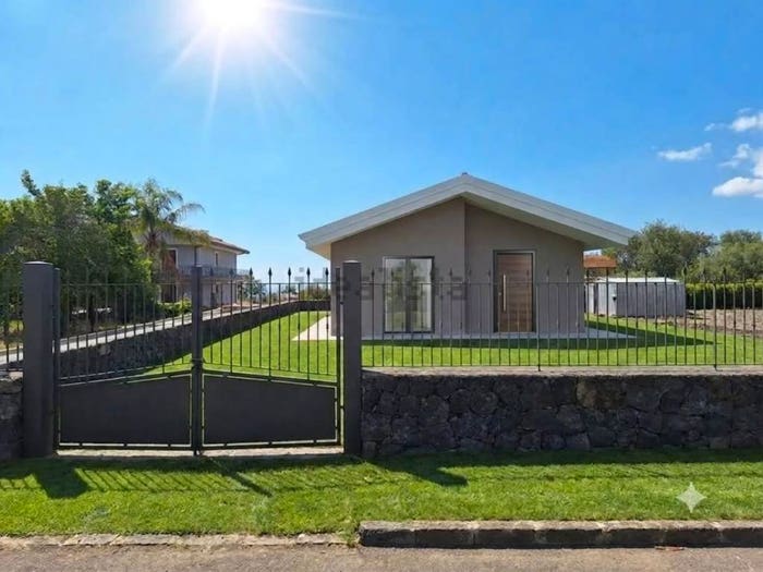 Casa quadrilocale in vendita in Via Sciare Pennisi, Pennisi Santa Maria Ammalati Piano d'Api, Acireale