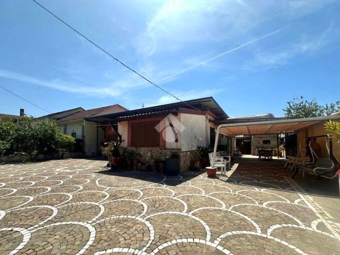 Appartamento con 5 locali in vendita in Viale garigliano, Bagnara Destra Volturno, Castel Volturno