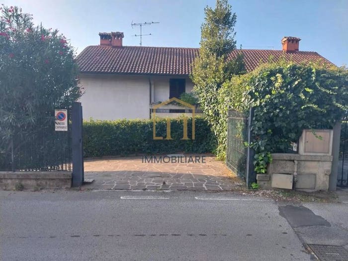Casa con 6 locali in vendita in Viale Guglielmo Marconi SNC, Centro, Poggibonsi