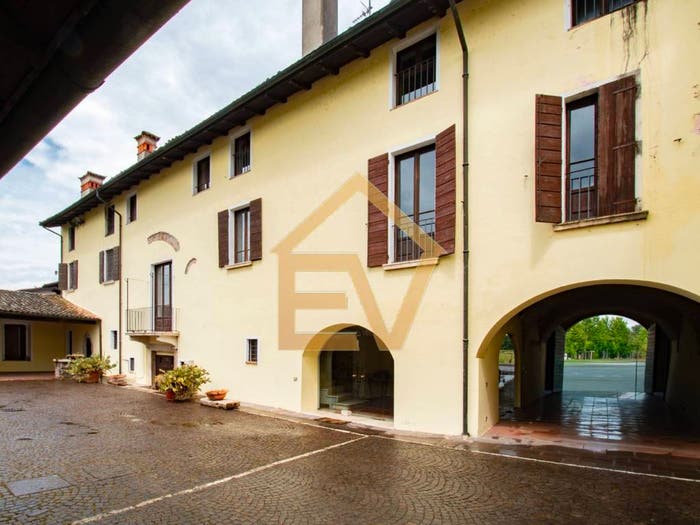 Casa con 6 locali in vendita in Via Giuseppe Garibaldi, Centro, Calcinato