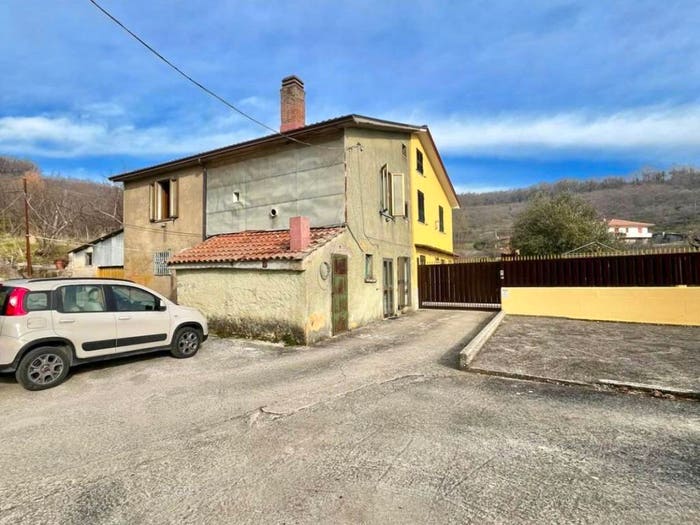 Casa trilocale in vendita in Via Aniello Salsano, Contrada