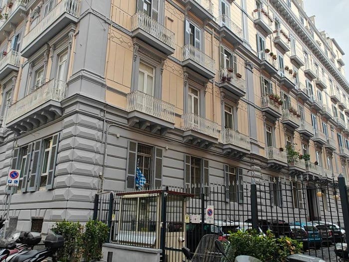 Appartamento bilocale in affitto in Via del Rione Sirignano, Chiaia, Napoli