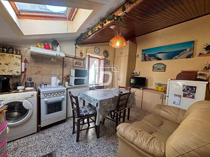 Appartamento bilocale in vendita in Via San Leonardo, Porto Maurizio, Imperia