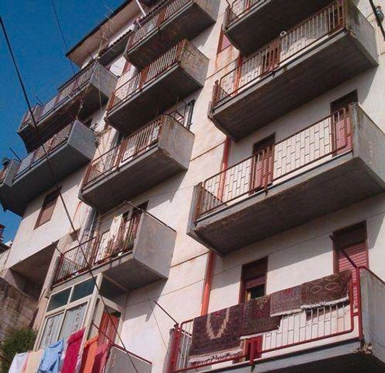 Appartamento con 6 locali in vendita in Via Circonvallazione, Montelepre
