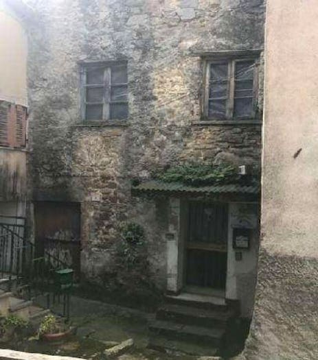 Appartamento trilocale in vendita in Frazione Carnea Via All'aia, Carnea, Follo