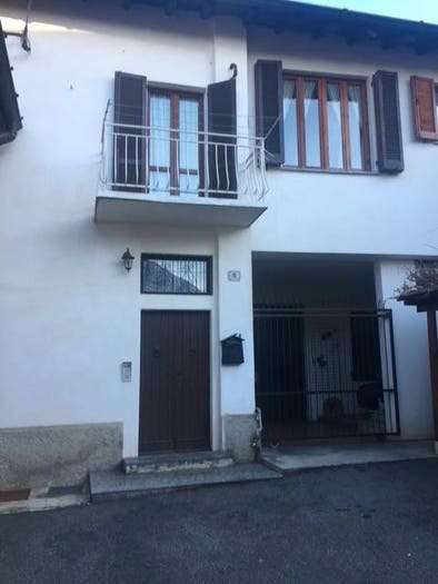 Casa con 6 locali in vendita in Montano, Montano Lucino