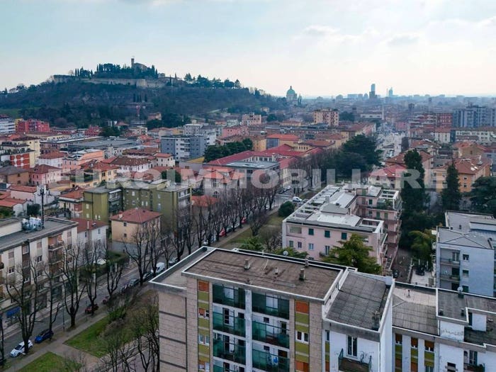 Appartamento con 6 locali in vendita in Via Trento, Via Veneto Borgo Trento, Brescia