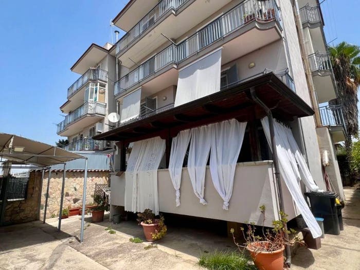 Appartamento con 5 locali in vendita in Via del Noce, Calvizzano