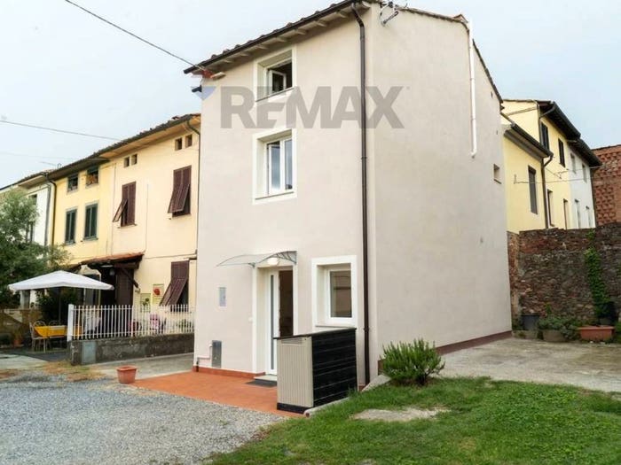 Casa quadrilocale in vendita in Via della Chiesa di Toringo, Pieve San Paolo Santa Margherita, Capannori