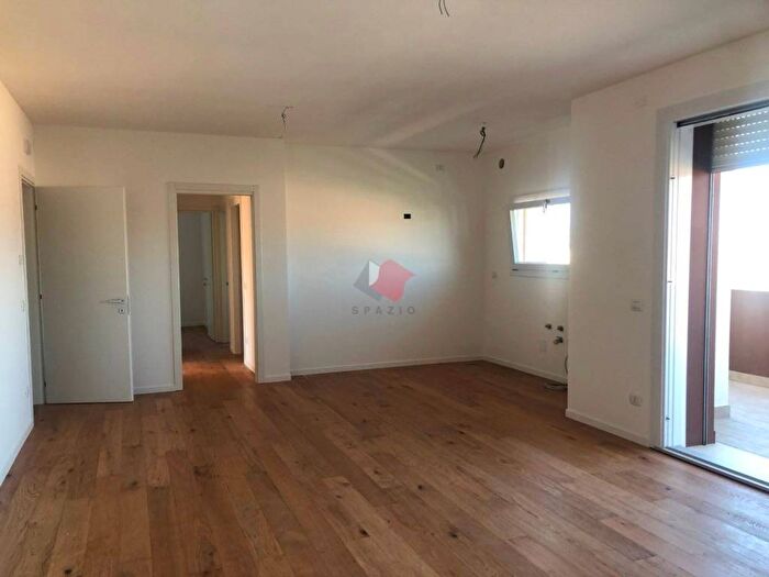 Appartamento con 5 locali in vendita in via scaramuzza, Zelarino, Venezia