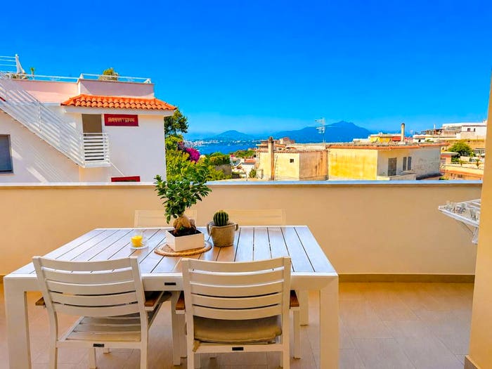 Appartamento con 5 locali in vendita in Via Roma, Monte di Procida