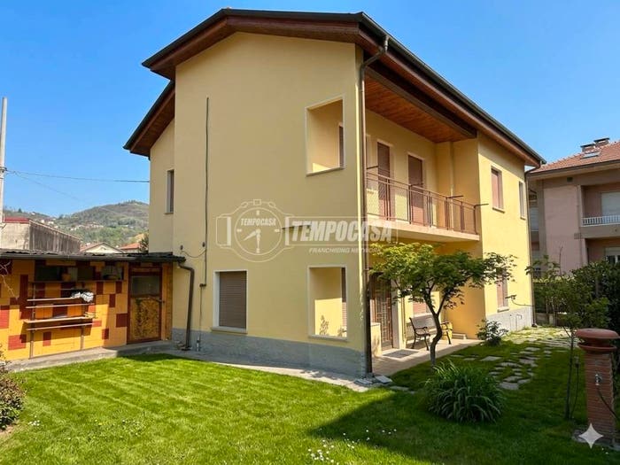 Casa con 6 locali in vendita in Via Felice Coppa, Chiavazza, Biella