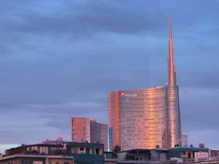Appartamento trilocale in affitto in Via Volta, Duomo, Milano