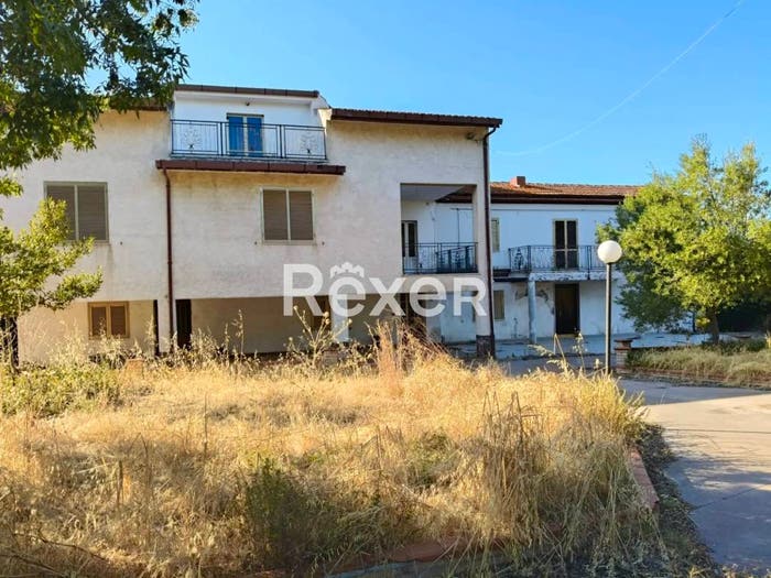 Casa con 6 locali in vendita in Via Colledonne, Pollutri