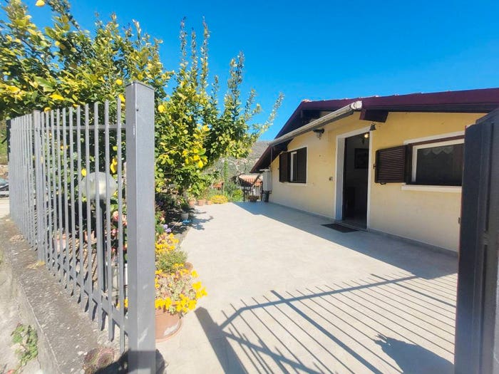 Casa quadrilocale in vendita in Località Mortei, Diano Arentino
