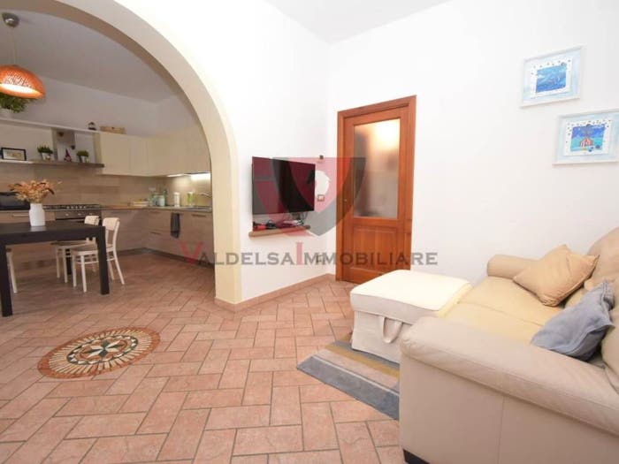 Appartamento quadrilocale in vendita in Via Montegrappa, Centro, Poggibonsi