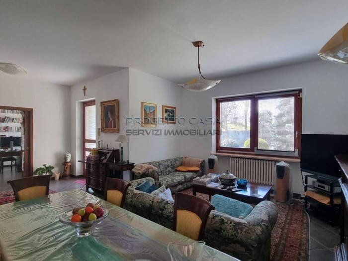 Casa con 6 locali in vendita in Centro, Bra