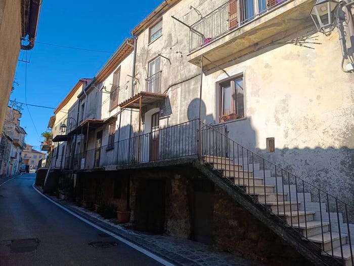 Appartamento con 6 locali in vendita in Via Barri, Novi Velia