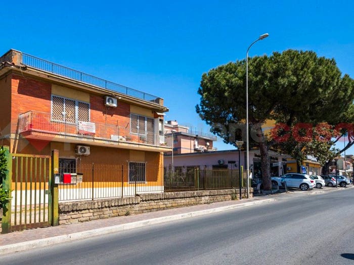 Appartamento trilocale in vendita in Via del Mare, Pavona, Albano Laziale